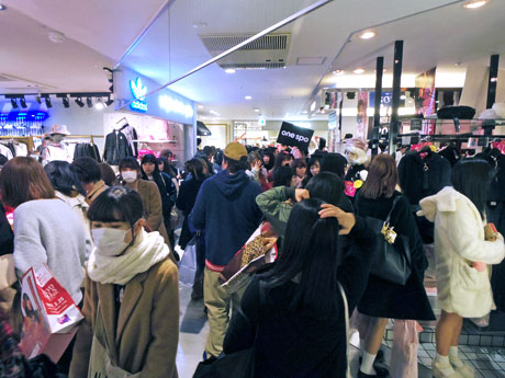 来館客でにぎわった1月2日のSHIBUYA109