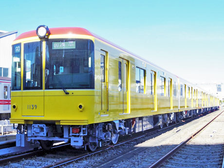 ヘッドライトを1個にするなどした1000系特別仕様車両