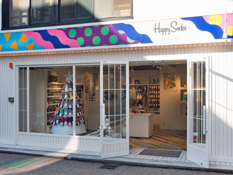 キャットストリート沿いの店舗外観