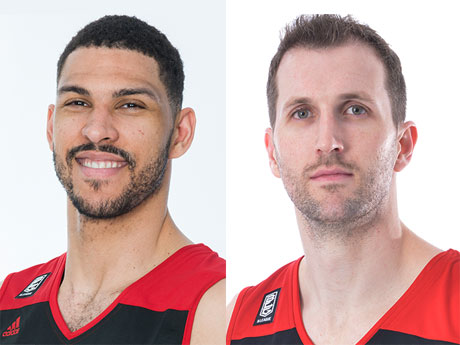 A東京に入団した（左から）ジェフ・エアーズ選手とトレイン・プレイステッド選手&copy;ALVARK TOKYO