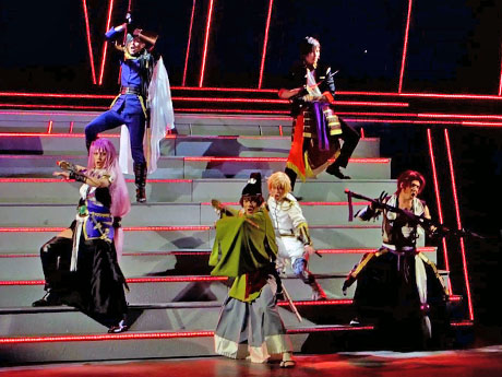 刀剣が戦士の姿となった「刀剣男士」