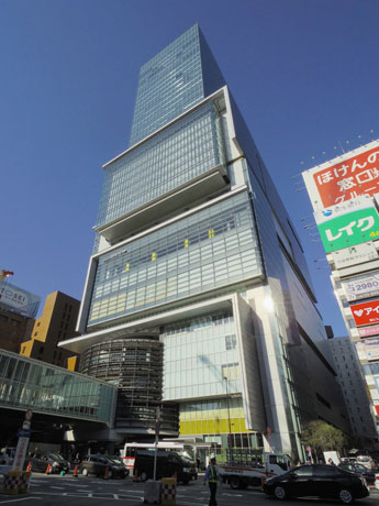 開業5周年を迎える渋谷ヒカリエ外観