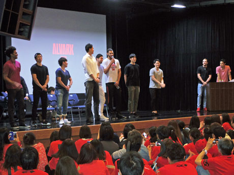 私服姿で参加した選手たち