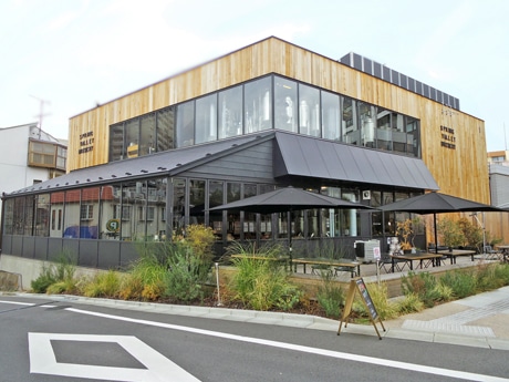 会場となる「SPRING VALLEY BREWERY TOKYO」の外観