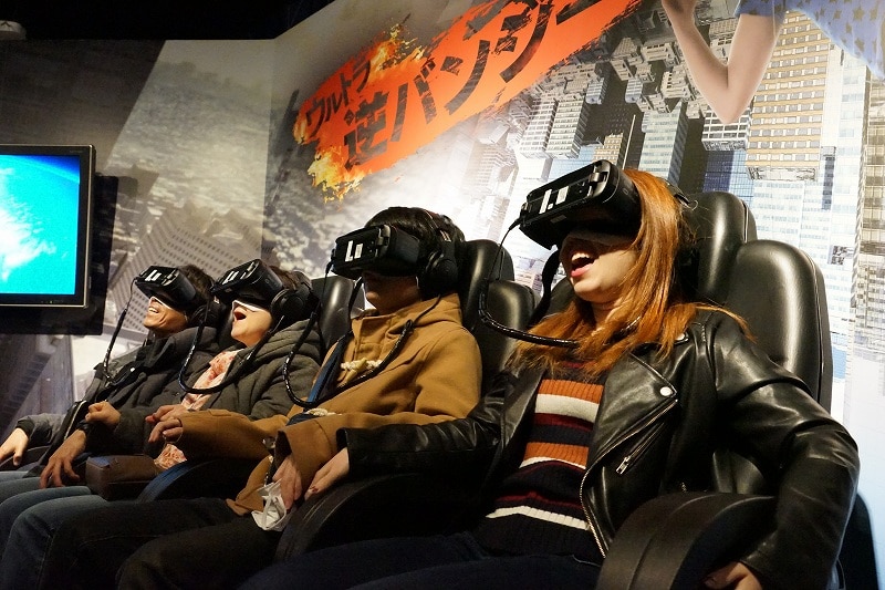 VR映像と劇場用の4Dシート「MX4D」で体験する「ウルトラ逆バンジー」のイメージ