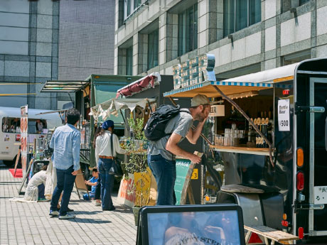 各日30台超のフードカートが出店する（写真は前回開催時の様子）