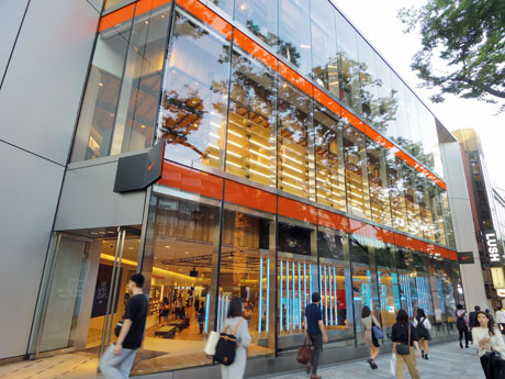 表参道沿いに出店している「ナイキ原宿」概観