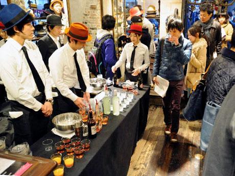 参加店舗内外でさまざまな企画を展開する（写真は過去開催時の様子）