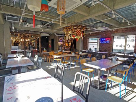 フィッシャーマンワーフをイメージした店内