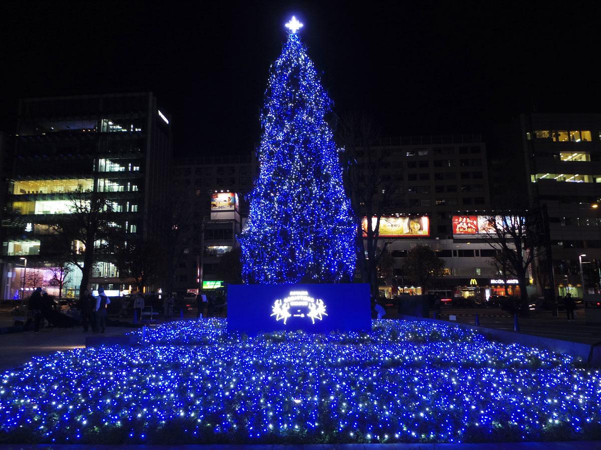 エイベックスのブランドカラーであるブルーを基調にしたイルミネーション