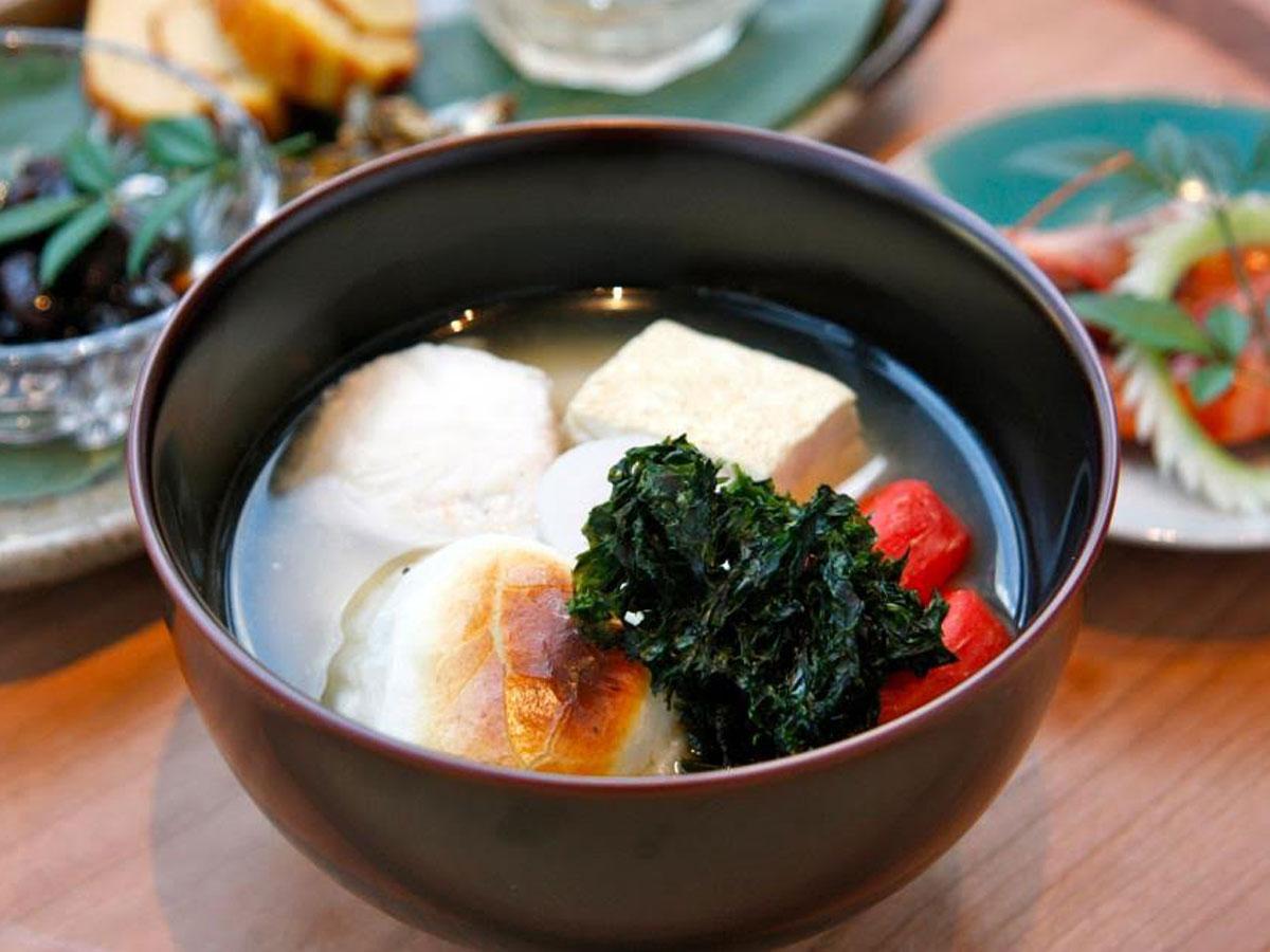 今年は群馬と静岡の雑煮を用意する（写真はイメージ）