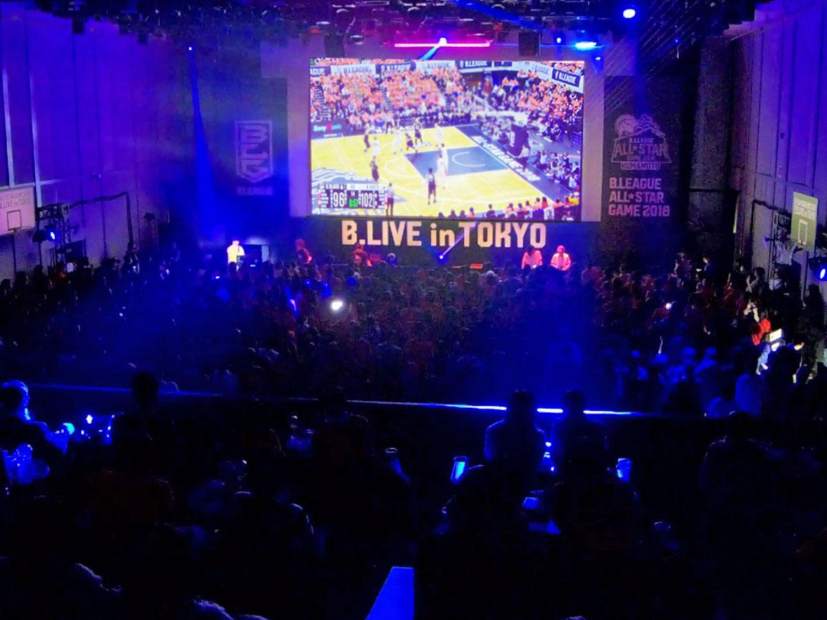 光や音の演出を取り入れたパブリックビューイング会場