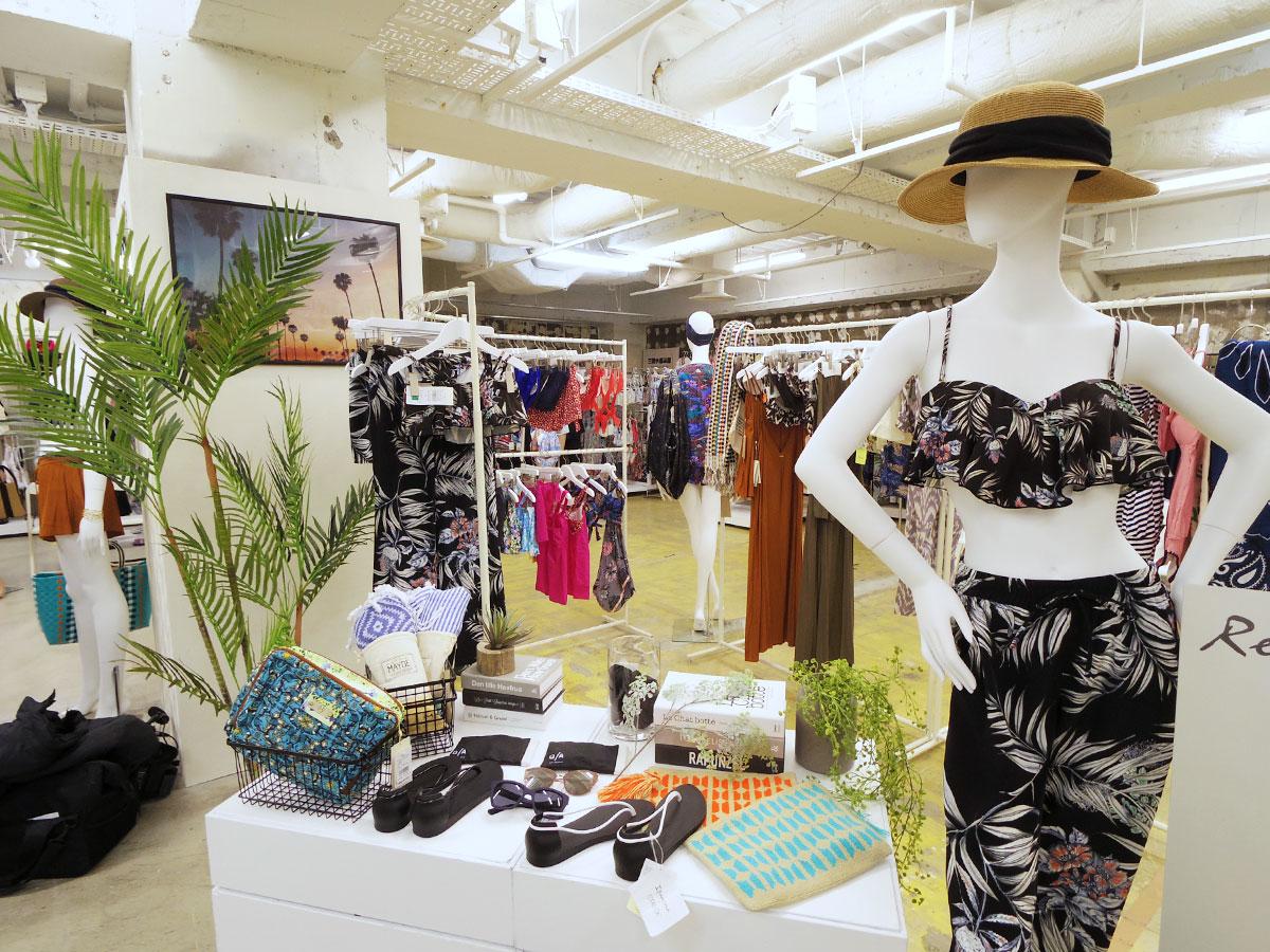 店内では展開する全ブランドを扱う