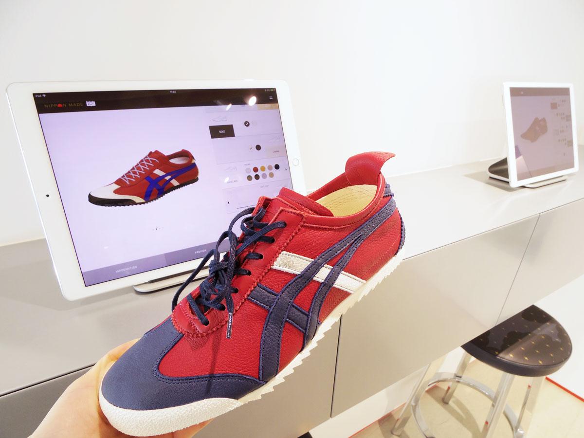 店頭のiPadで素材や色を選ぶ