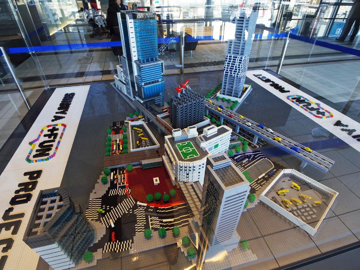 渋谷ヒカリエ11階に展示しているレゴのジオラマ