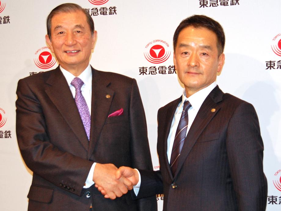 社長交代記者発表。右から東急電鉄・野本社長、高橋専務（新社長）