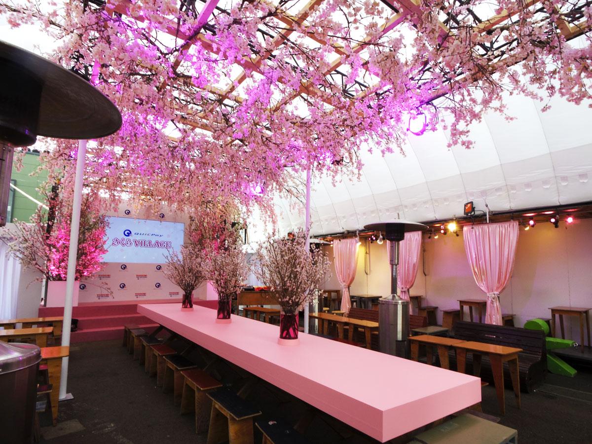 桜を装飾するドーム内