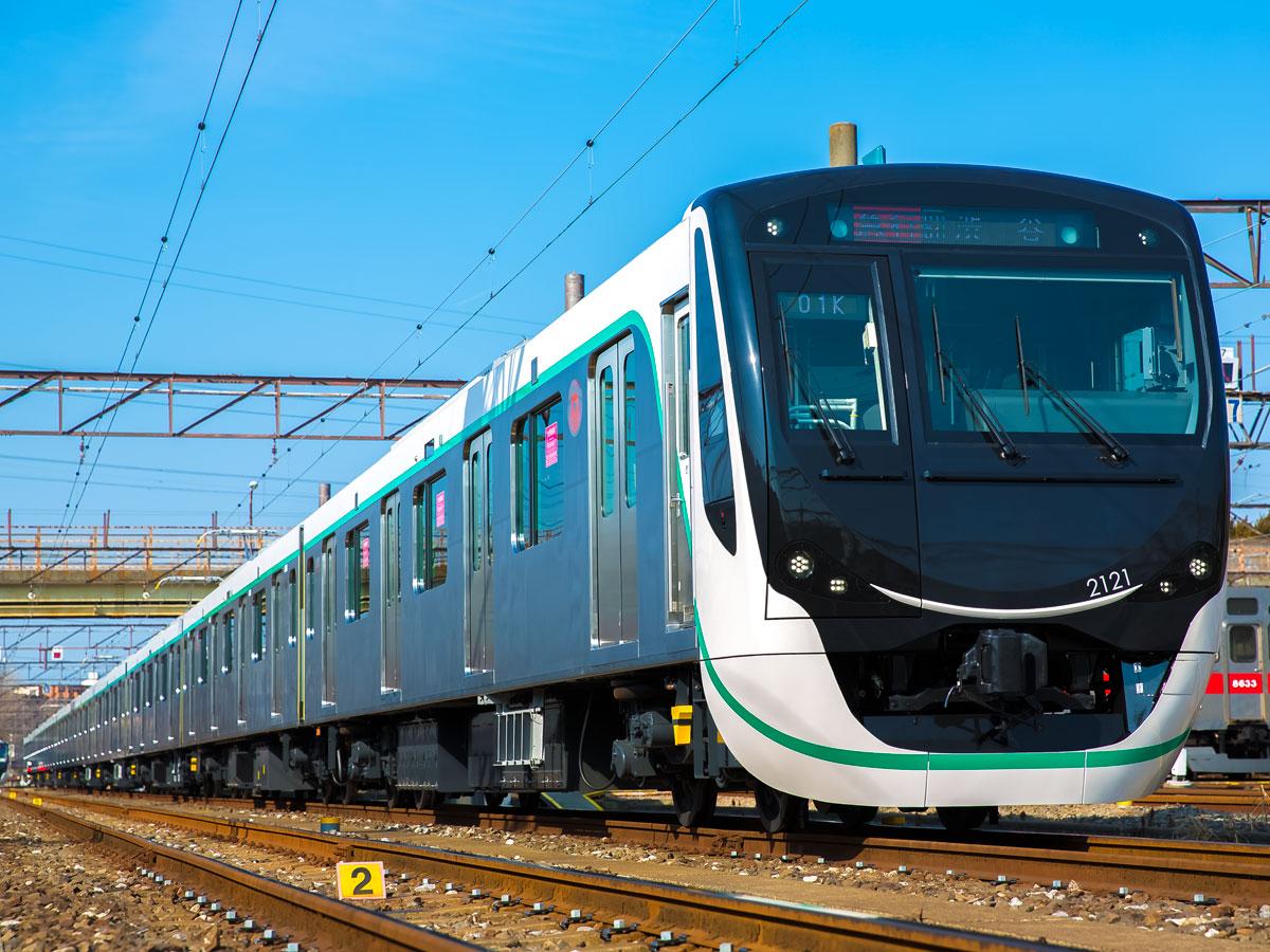 丸みを帯びた「柔らかみのある顔」をイメージした先頭形状の2020系