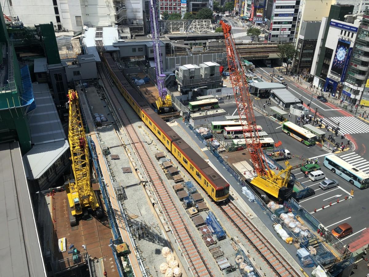 5時1分の始発から営業を再開した銀座線渋谷駅