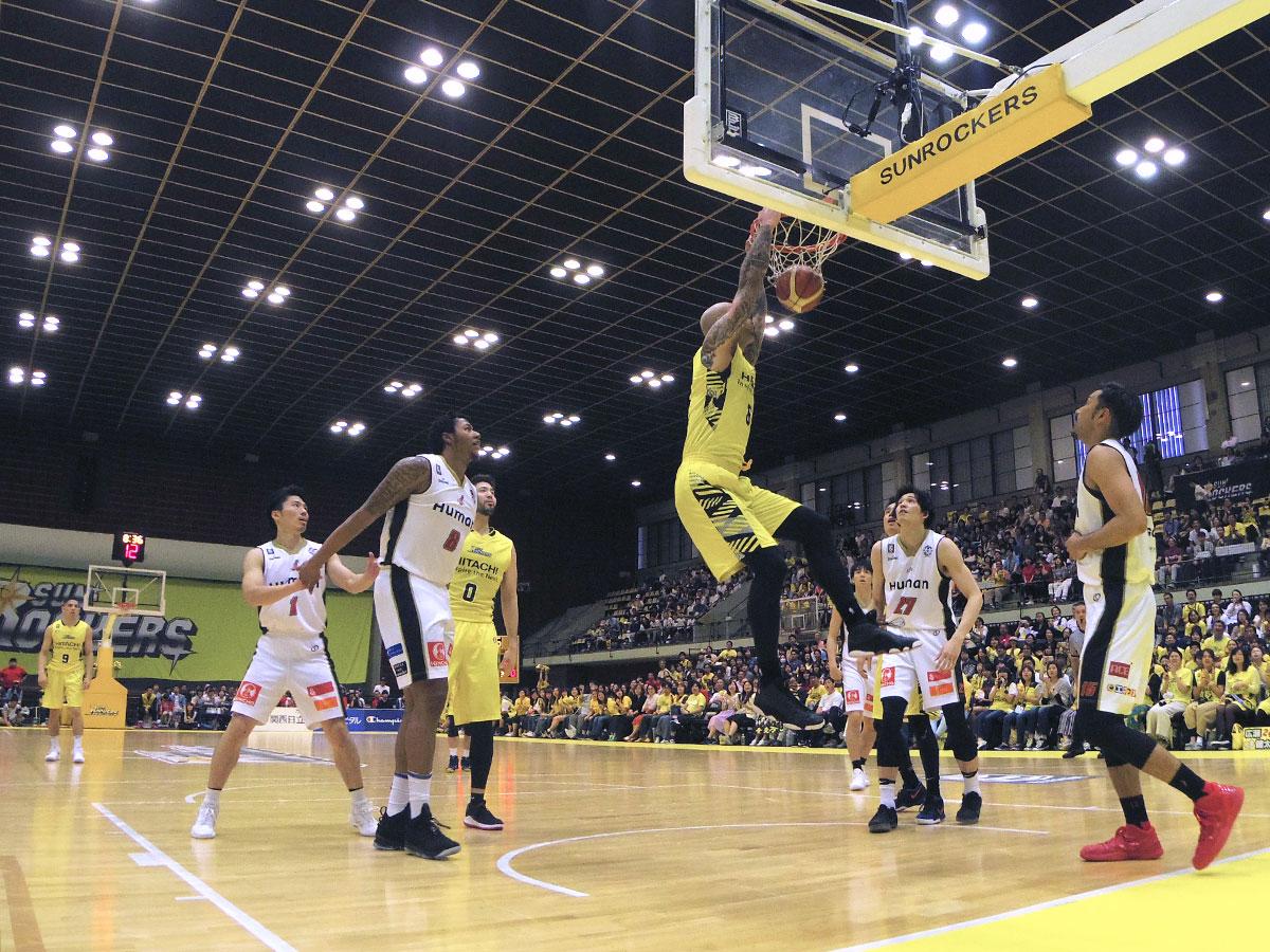 シーズン最終戦を勝利で収めたサンロッカーズ渋谷（黄色のユニホーム）