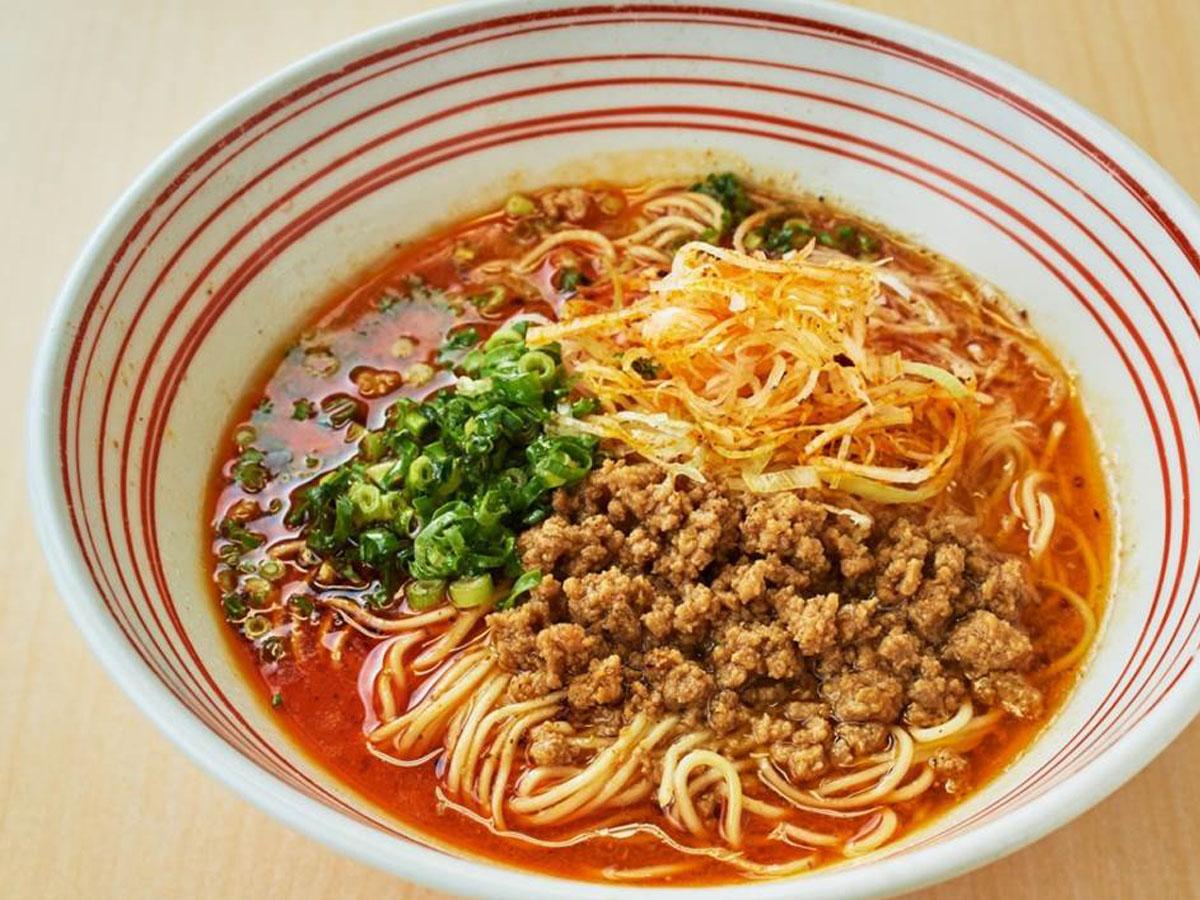 安室奈美恵さんのファイナル展とコラボした「アムラー油」を使う「麻辣豚骨味噌ラーメン」（900円、1日限定20食）