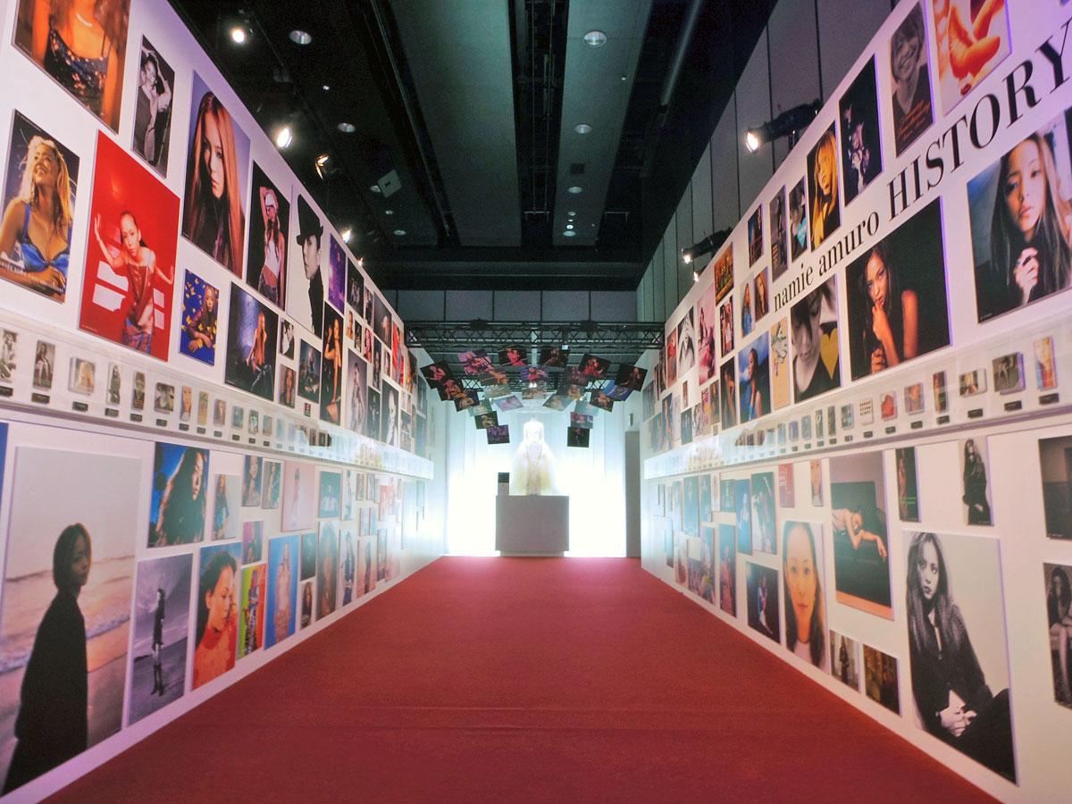 1996年〜2018年に発売したCDやジャケットのパネルなどを展示し安室さんの活動を振り返る