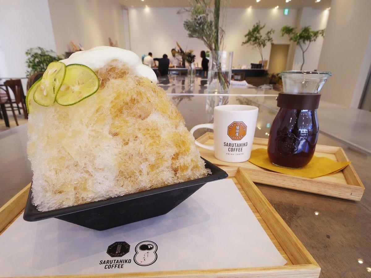 コーヒー蜜とスダチ蜜をかける「墨橘」