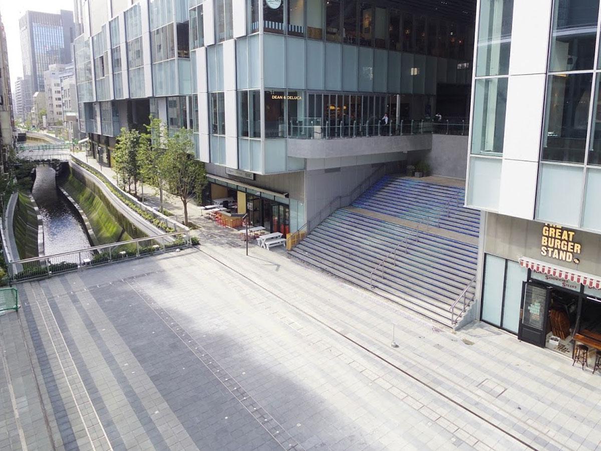 会場となる渋谷ストリーム前の広場