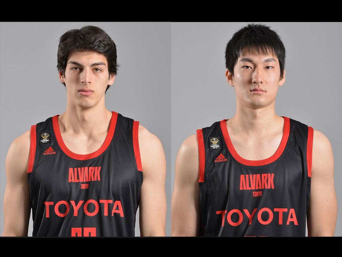 （左から）シェーファー・アヴィ・幸樹選手と平岩玄選手