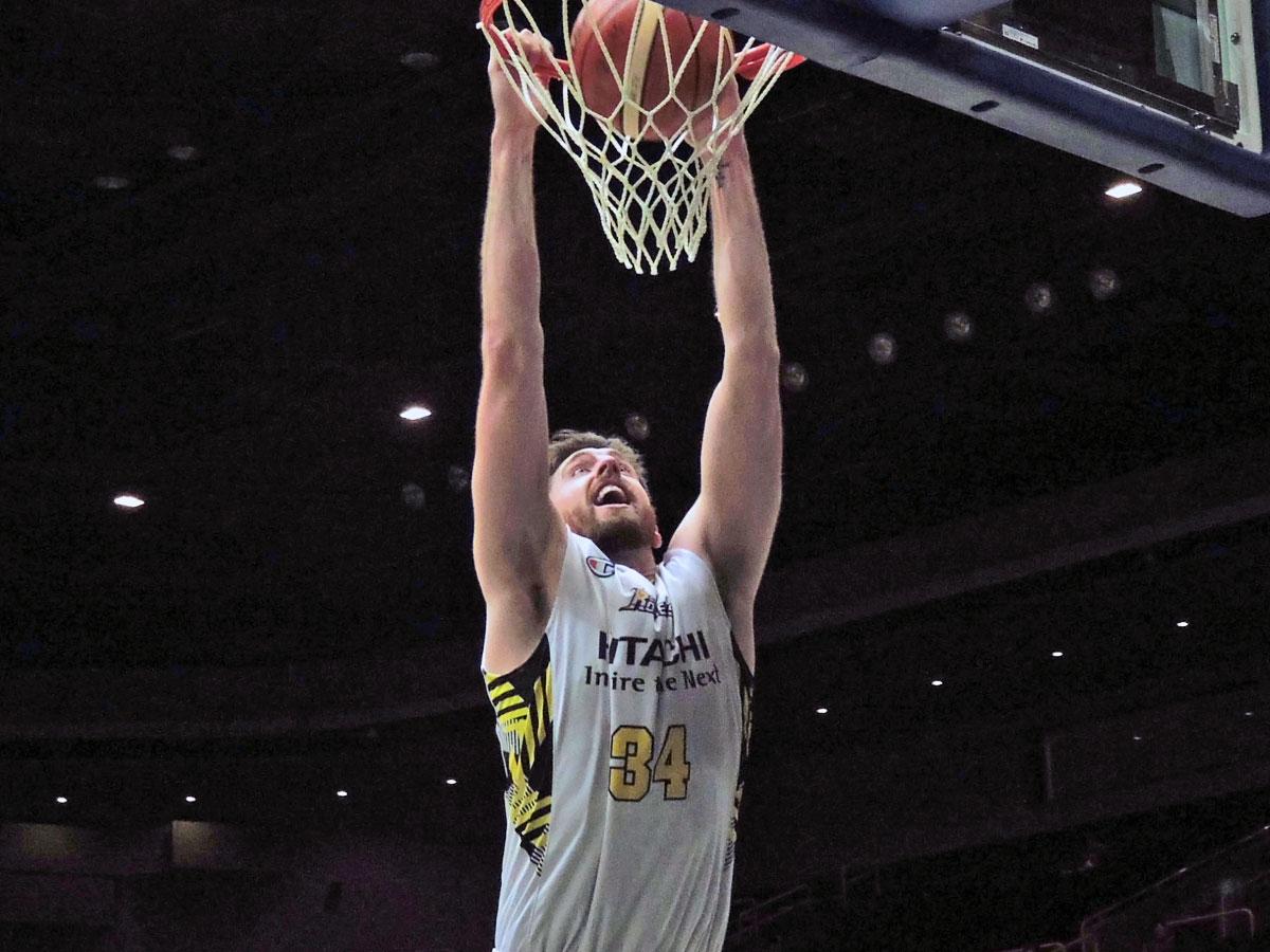 ダンク2本を含む24得点リバウンド14本と活躍したライアン・ケリー選手