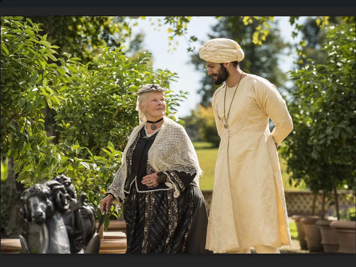 ヴィクトリア女王とインド人青年の交流を描いた&copy;2018 Focus Features. A Comcast Company.