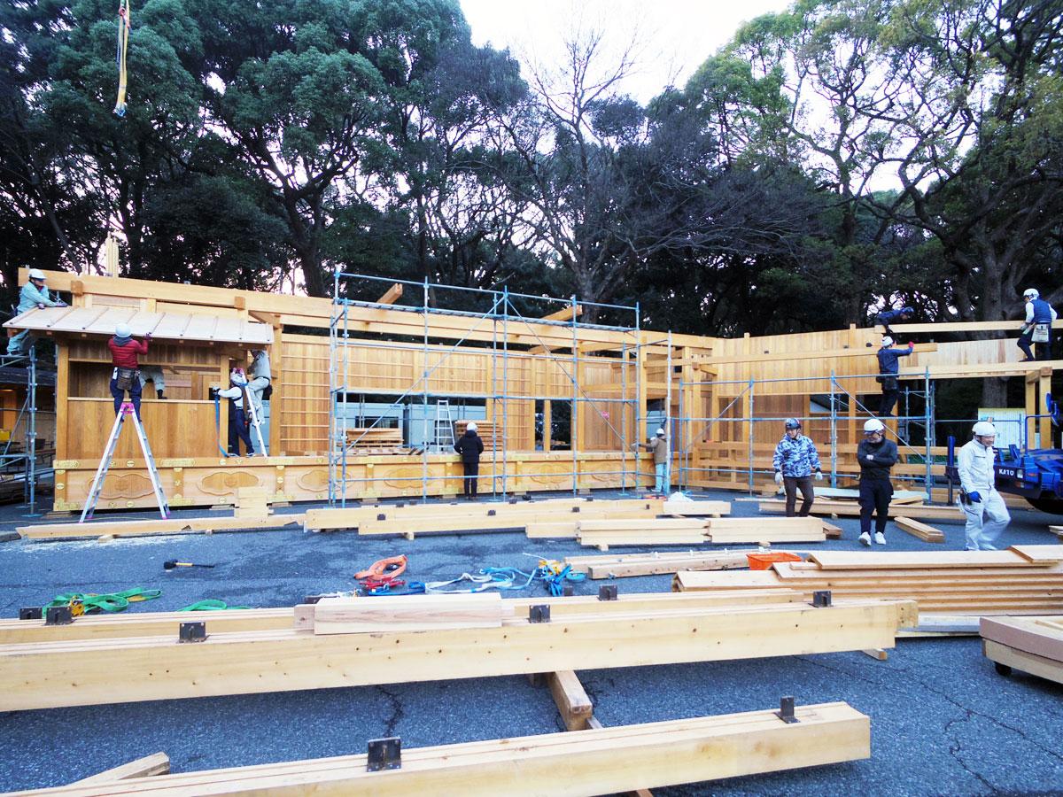 7〜8割ほどが組み立てられた舞台