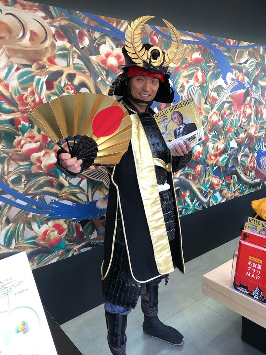 来店客をもてなす「名古屋おもてなし武将隊」の徳川家康公