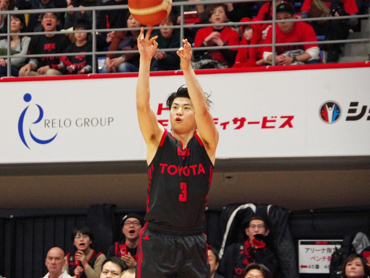 第3クオーターで3ポイントシュート2本など流れを引き寄せた安藤誓哉選手