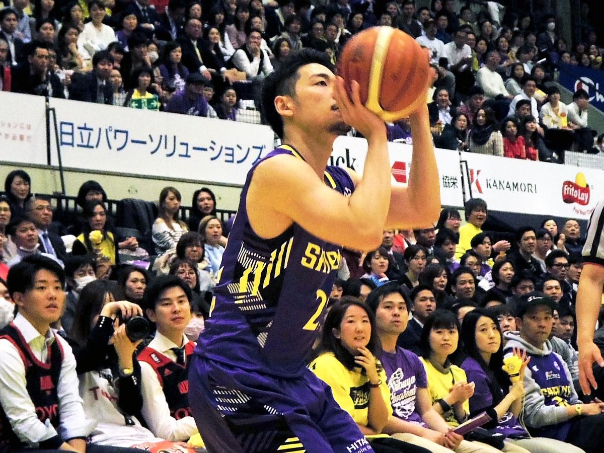 2Qに3P2本などチームを引っ張った長谷川智也選手