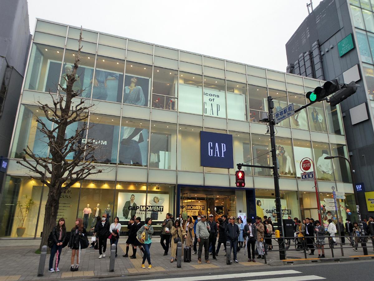 5月に閉店する「ギャップフラッグシップ原宿」外観