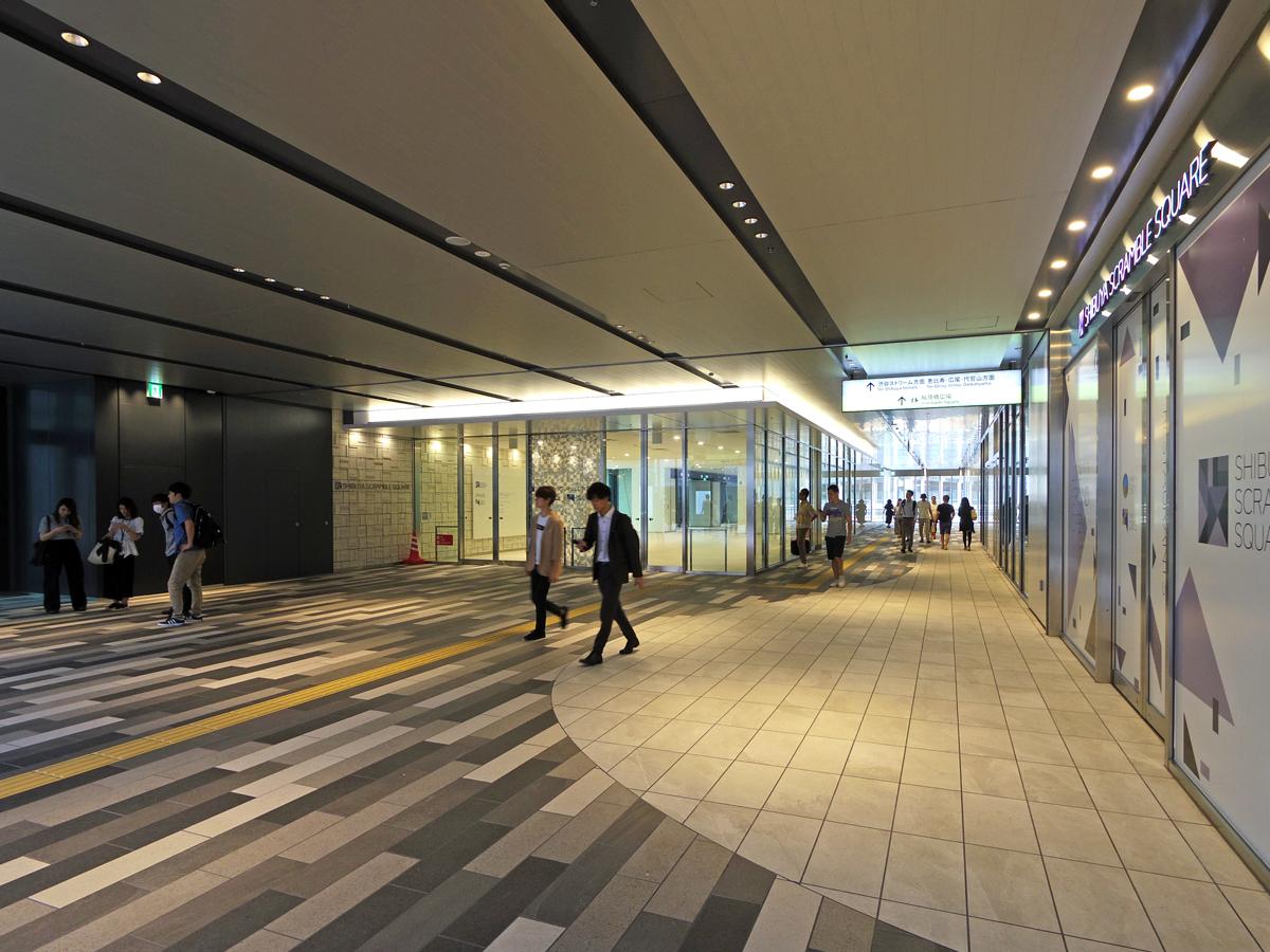 9月1日に供用が始まった「渋谷スクランブルスクエア東棟」の2階通路