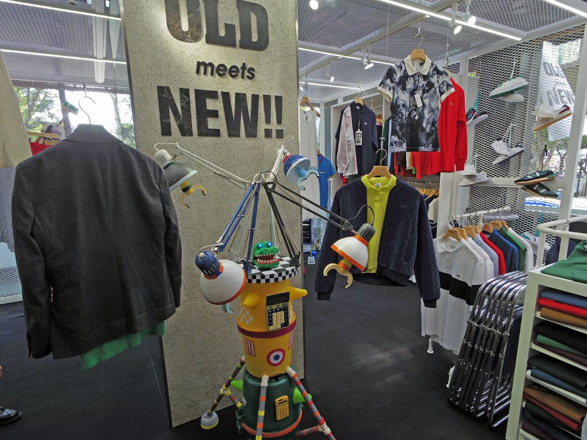 古着と新作が並ぶ店内