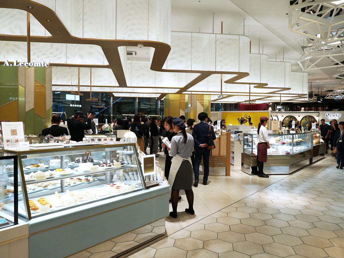 スイーツを中心に15店が軒を連ねる「エキュート エディション」