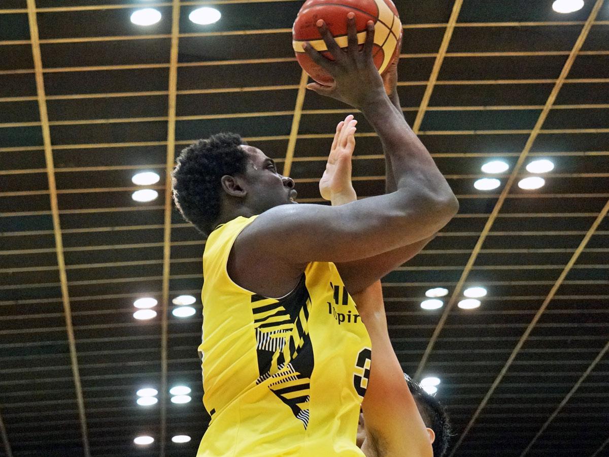 9分の8と高確率でシュートを決めたファイ・サンバ選手
