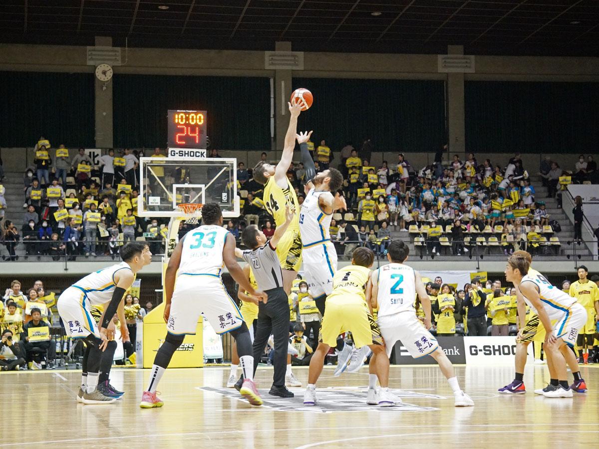 約1カ月ぶりのホーム戦となったサンロッカーズ渋谷（黄色のユニホーム）