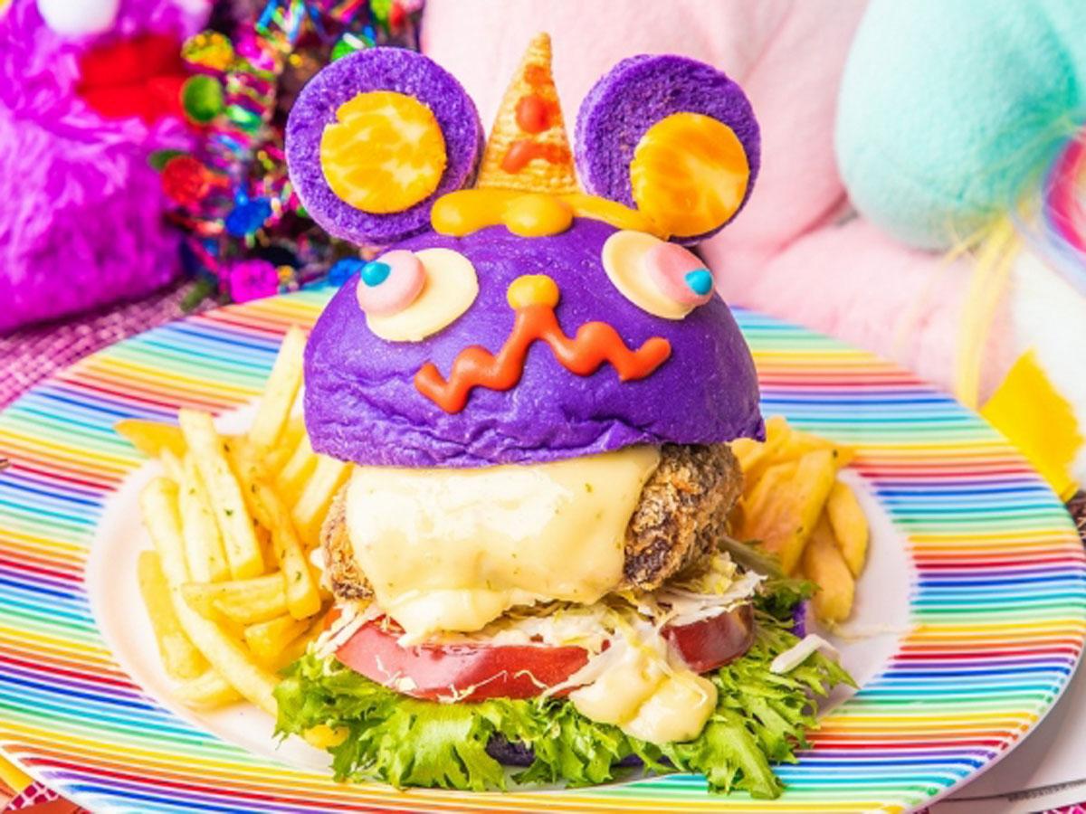 ネズミをイメージしたバンズのバーガー（2,600円）