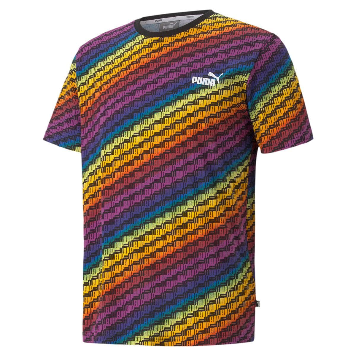 全体がレインボーカラーのTシャツ（3,300円）