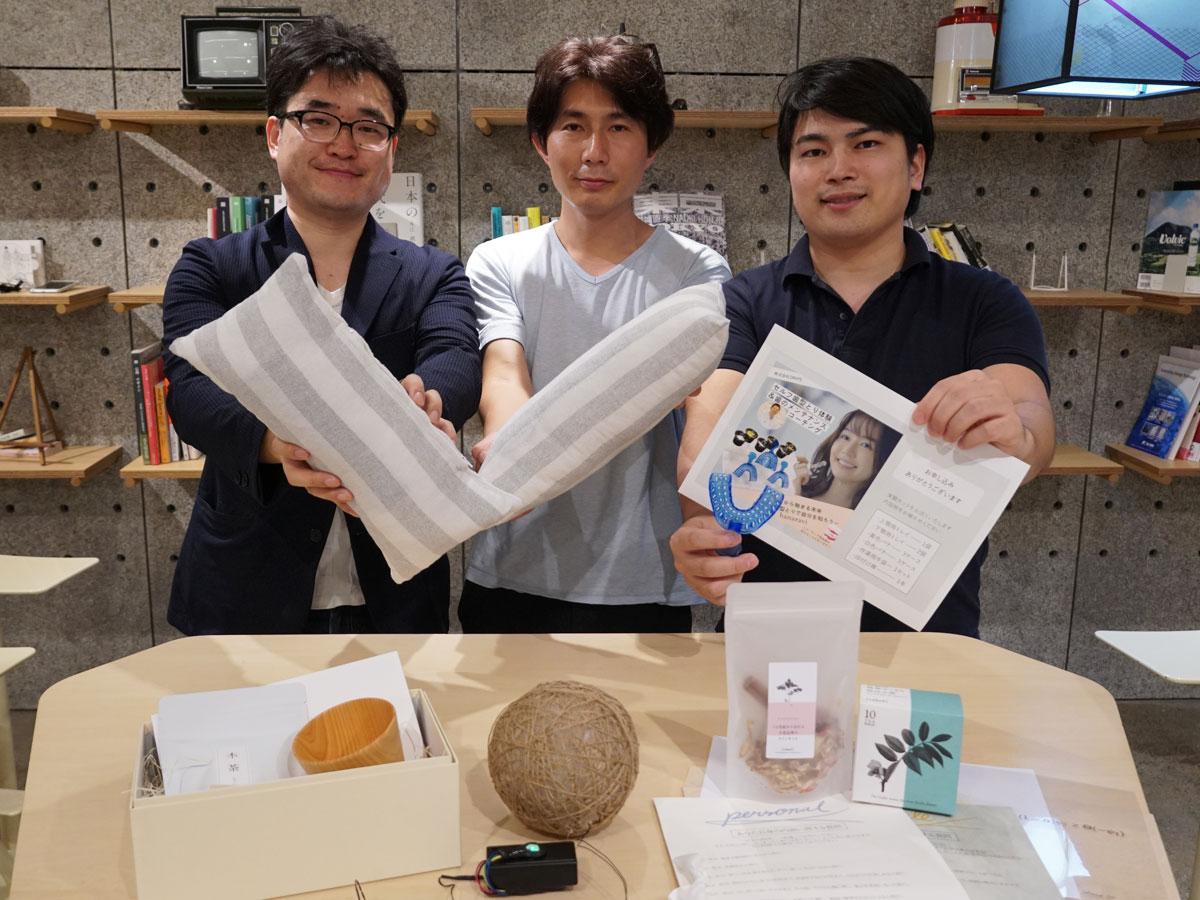 各プログラムで参加者に配送する実験キットなどを用意している