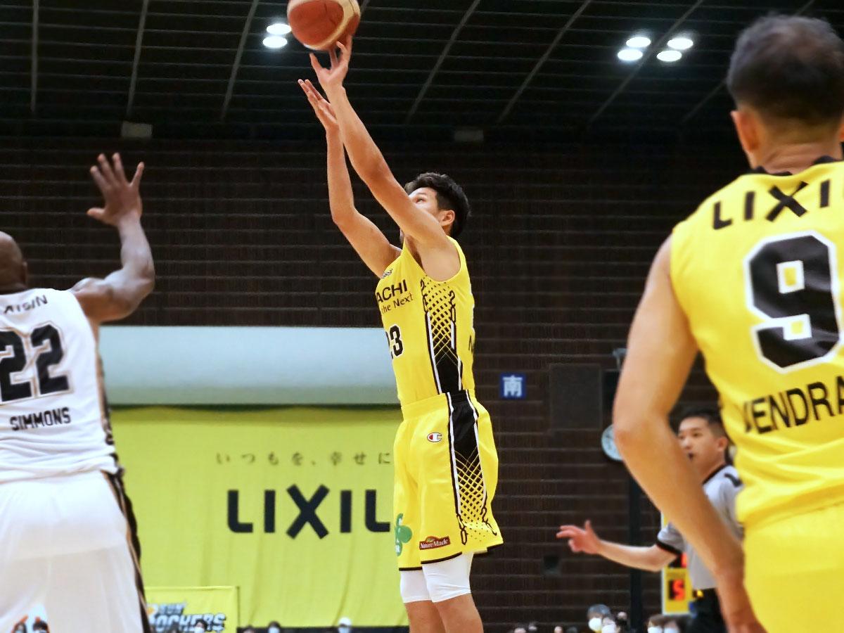 追い上げに一役買った野口大介選手（中央）