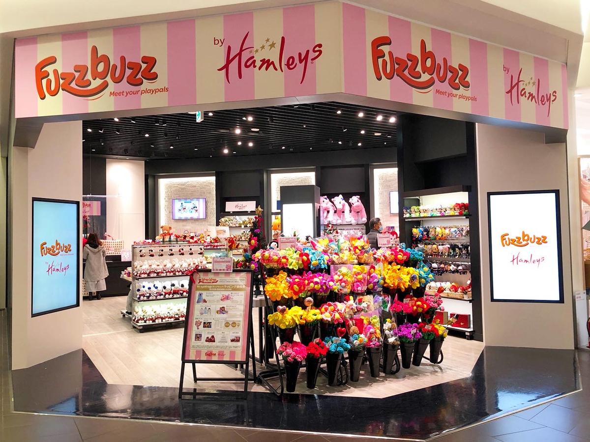 東急プラザ表参道原宿に限定オープンした「Fuzzbuzz by Hamleys」