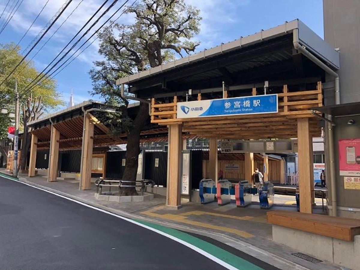 駅前空間を拡大した西口改札