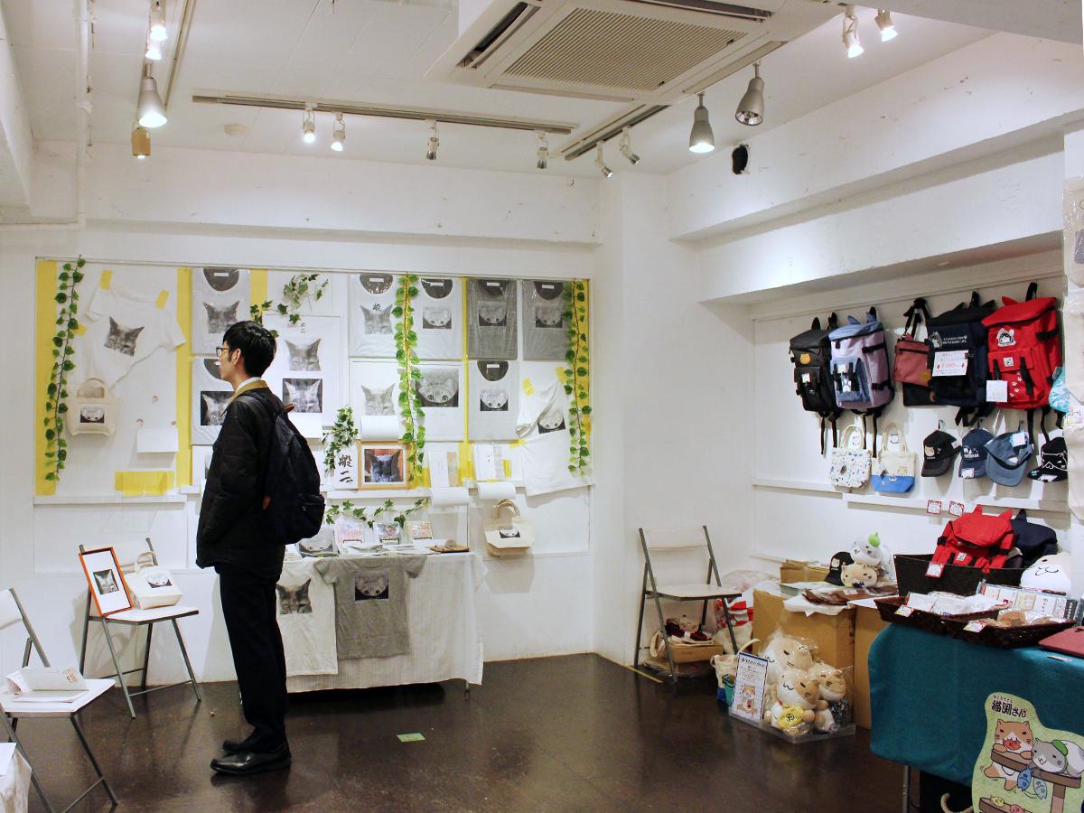 猫のアート作品や雑貨などが集まる（写真は昨年開催時の様子）