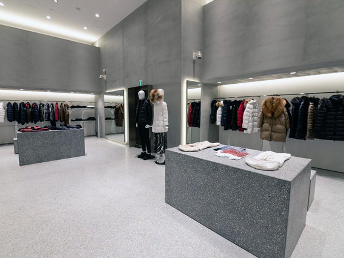 タトラスを始めセレクトブランドを扱う店内