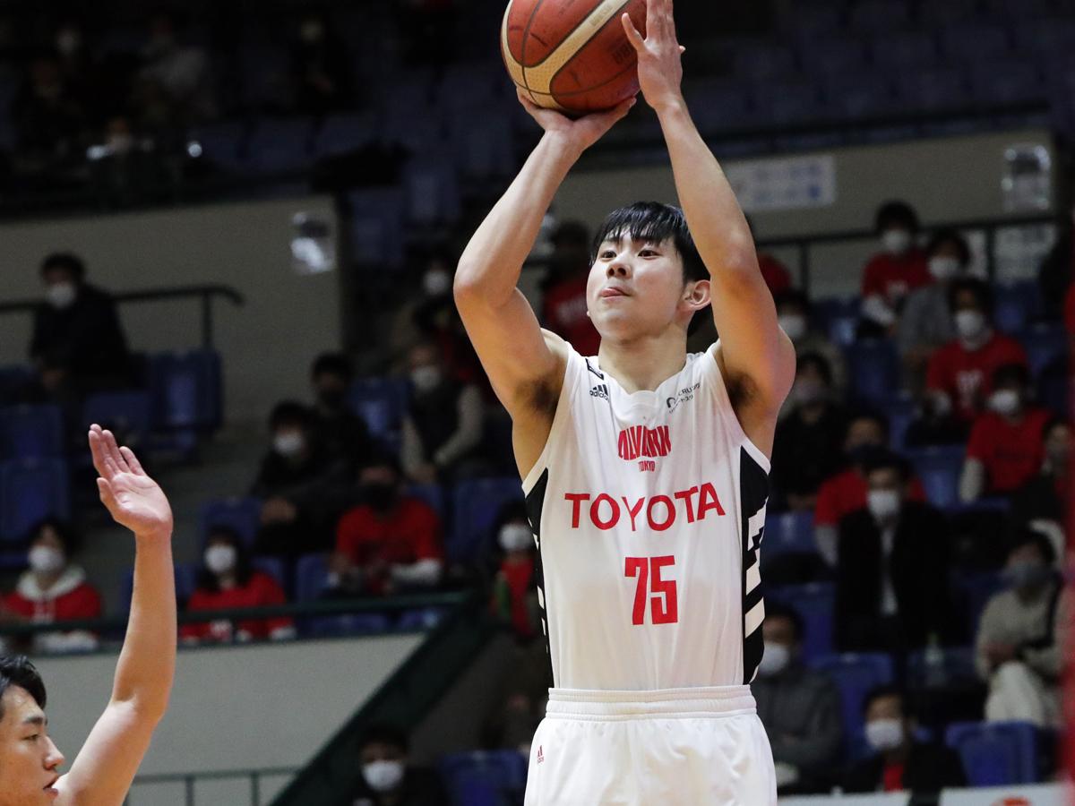 けがからの復帰戦で17点をマークした小酒部泰暉選手&copy;B.LEAGUE